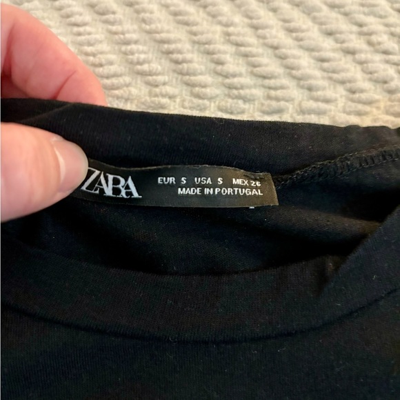 Mona Lisa Parody Graphic T-Shirt - Picture 3 of 3